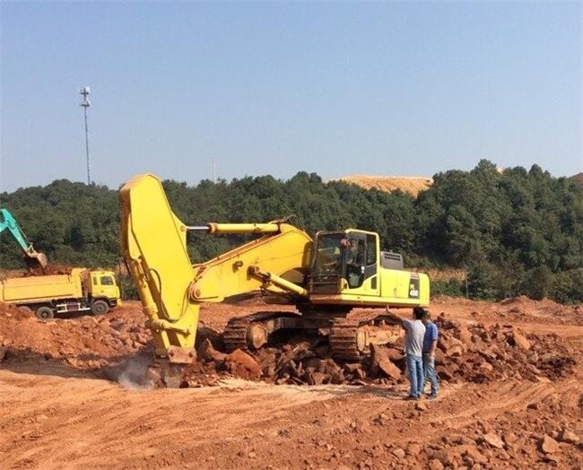 挖掘機巖石臂.jpg 挖掘機巖石臂.jpg